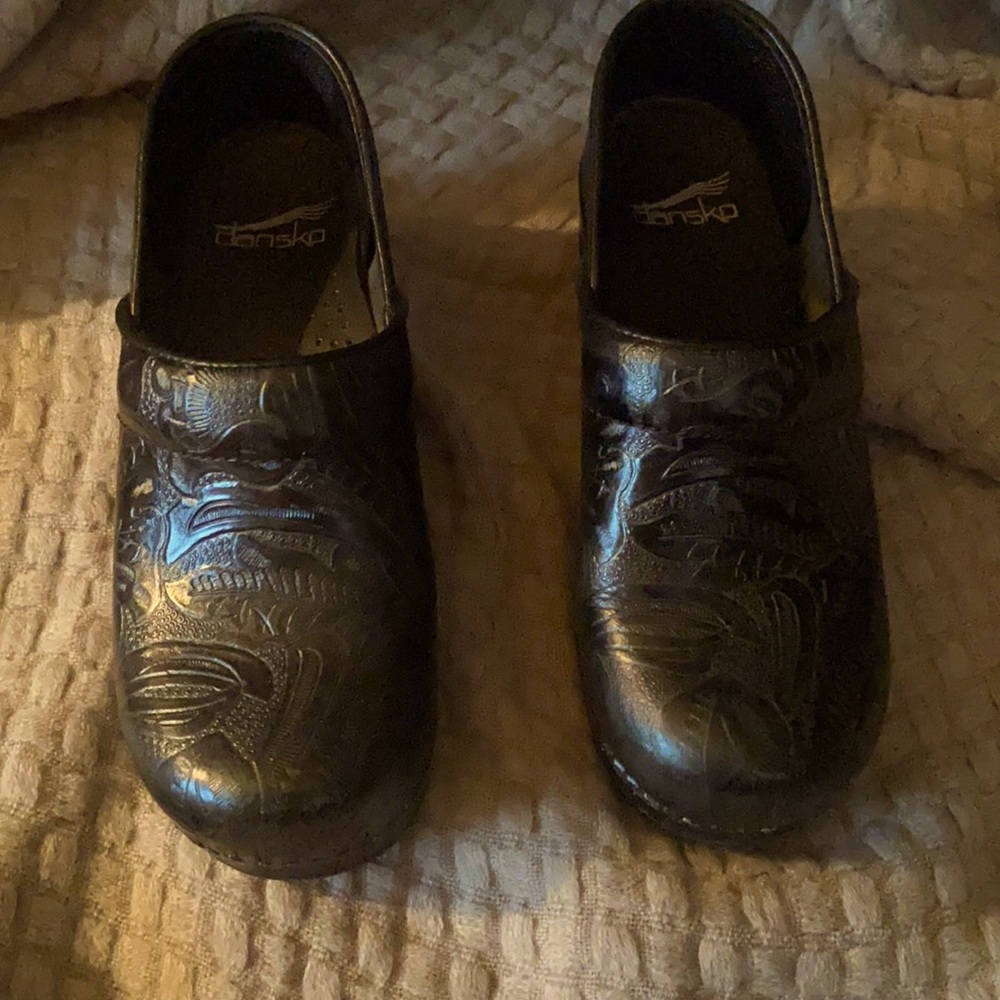 Dansko patterned clogs, like new
